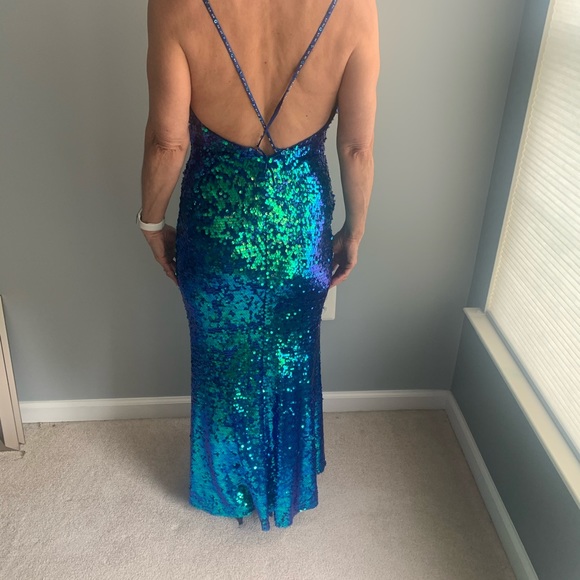 Sequin gown with matching blue suede shoes - Picture 7 of 9